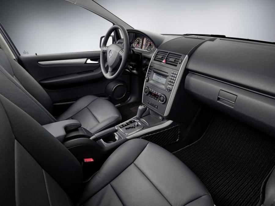  Mercedes-Benz A-Class 3-Door 2009 года  (фото 6 из 28)